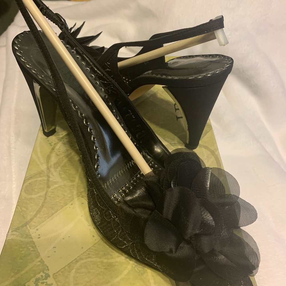 New ladies black heel